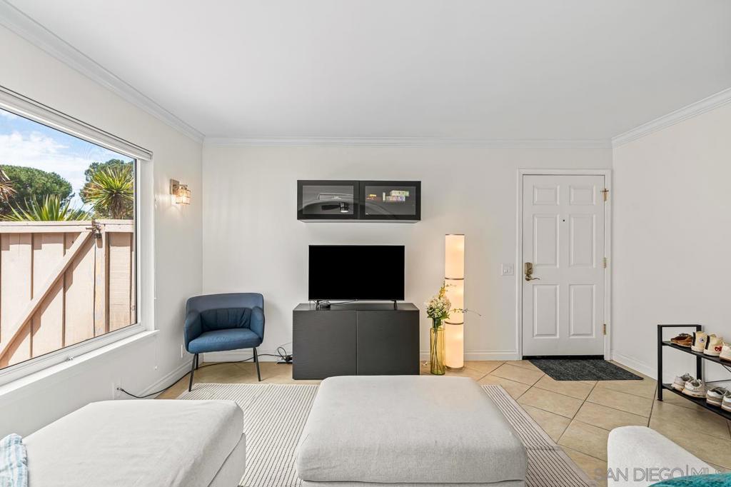 4075 Porte La Paz 170 Property Photo 4