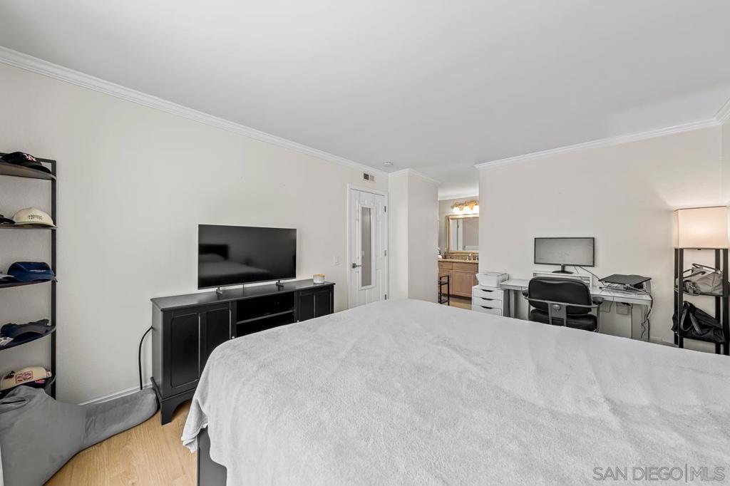 4075 Porte La Paz 170 Property Photo 16