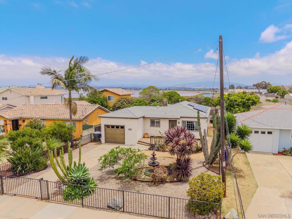 425 8th Street Property Photo 1