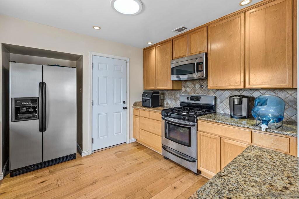 425 8th Street Property Photo 6