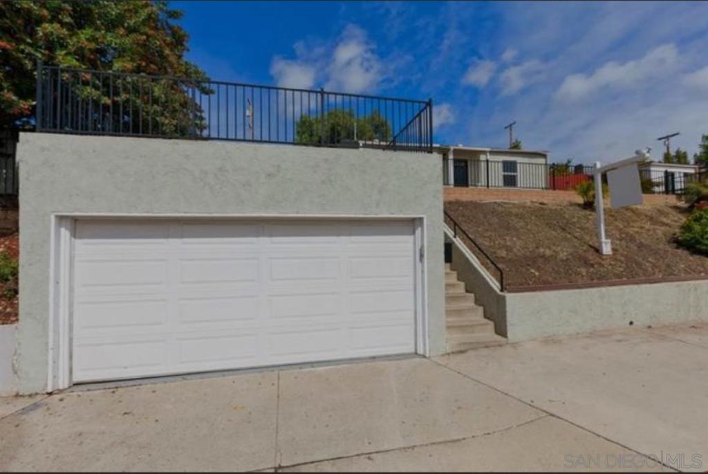 7282 University Avenue Property Photo 1