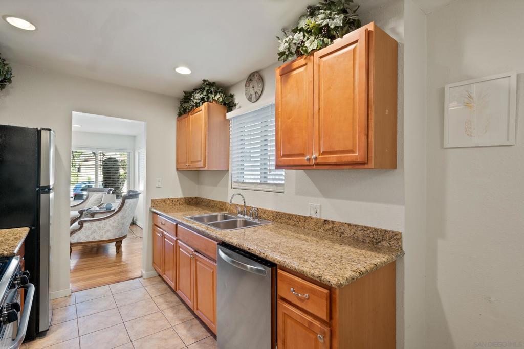645 Loring Property Photo 8