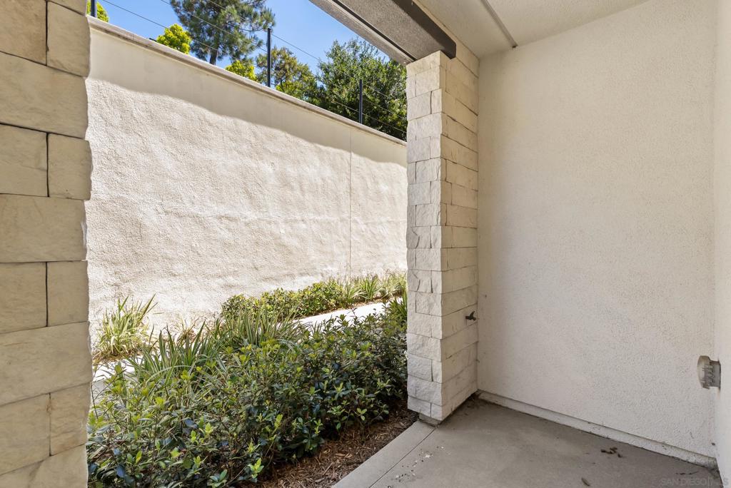 2820 Avella Circle Property Photo 20