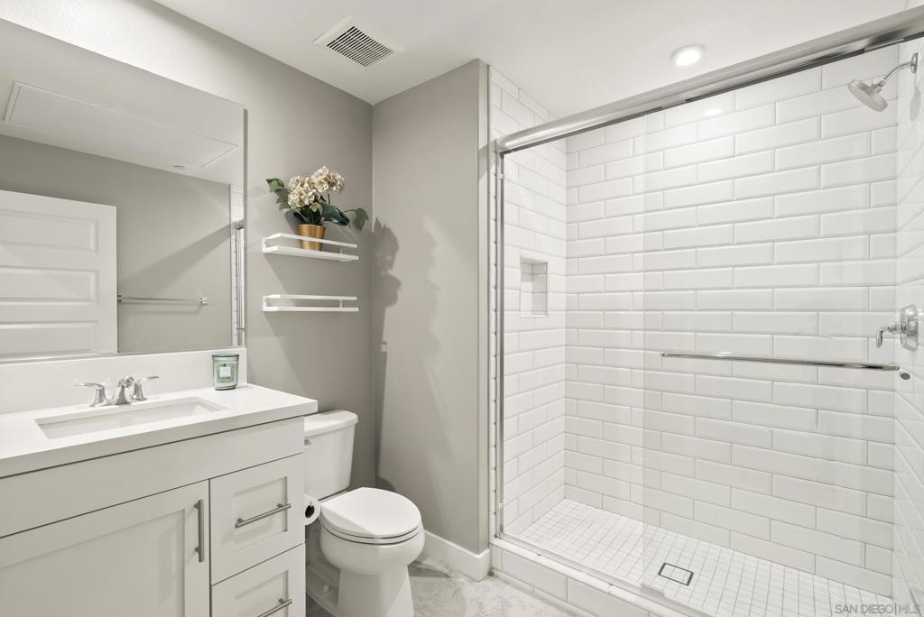 2820 Avella Circle Property Photo 21
