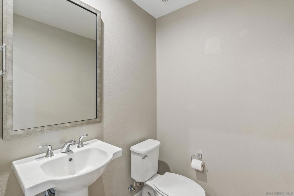 2820 Avella Circle Property Photo 23