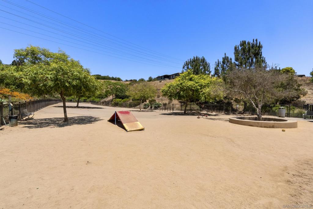 2820 Avella Circle Property Photo 45