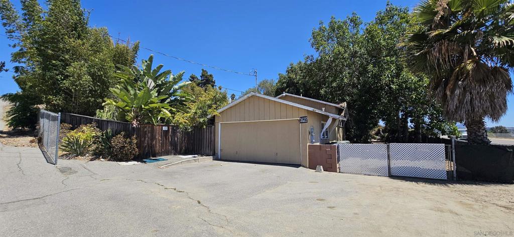 1622 S Santa Fe Property Photo 1