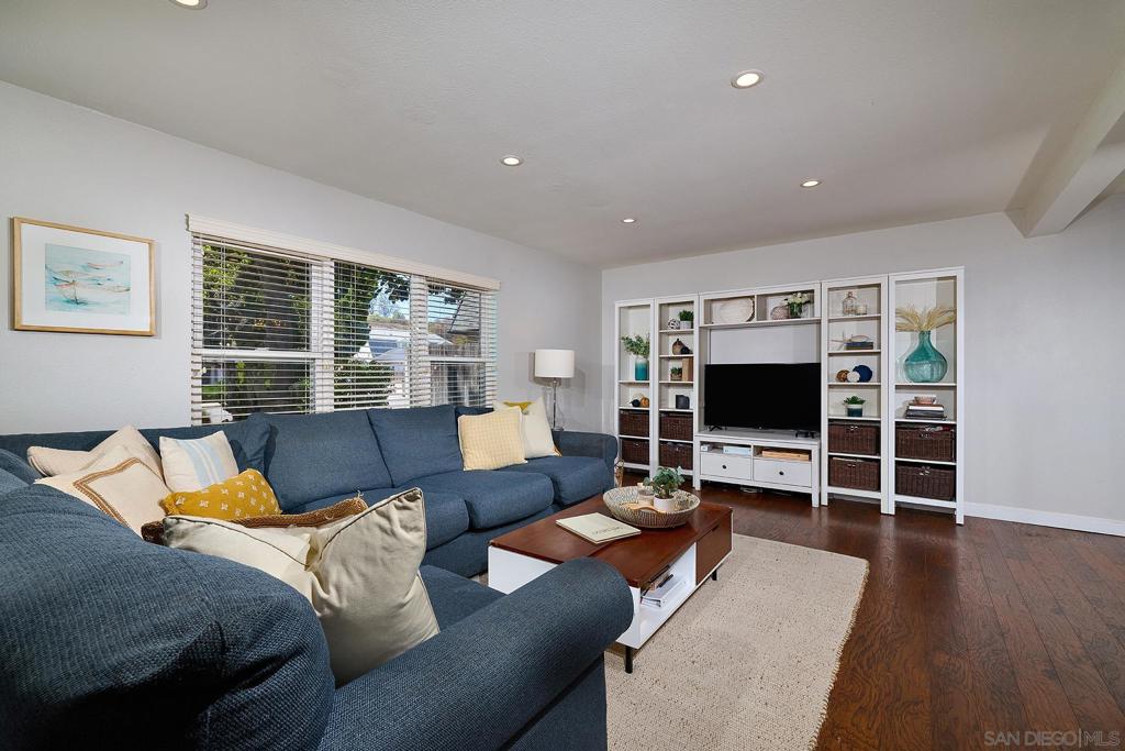 15019 Amso Street Property Photo 1
