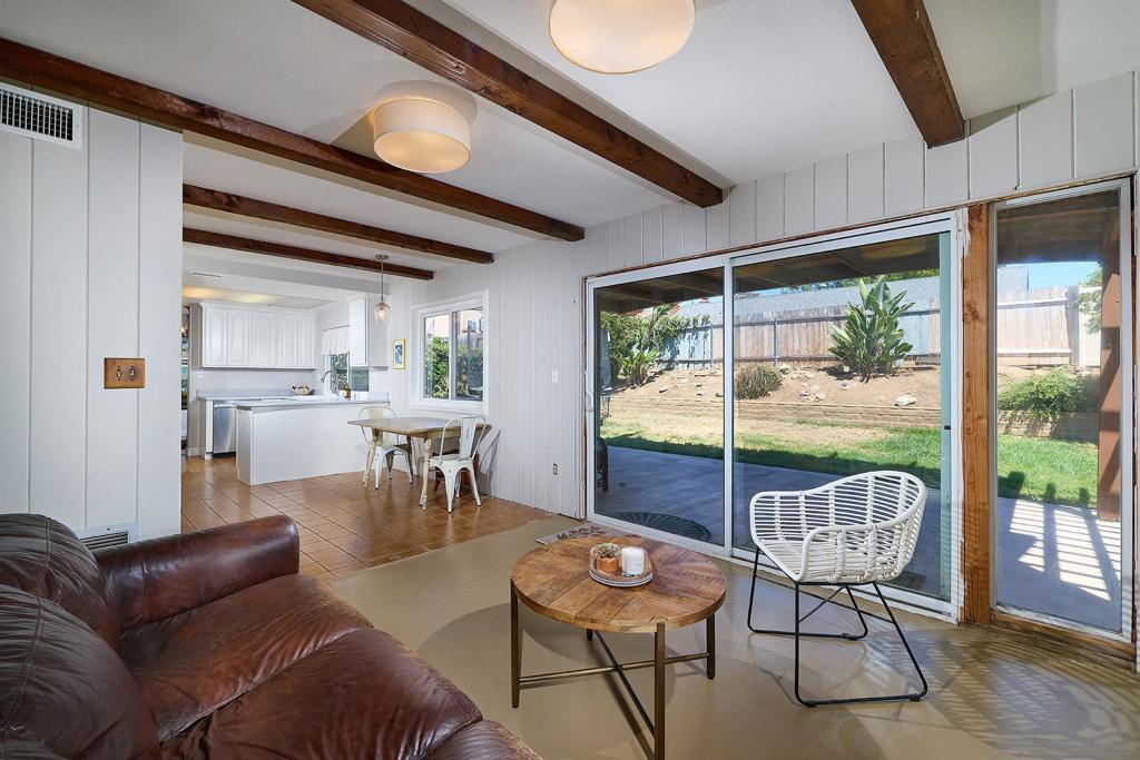 15019 Amso Street Property Photo 6