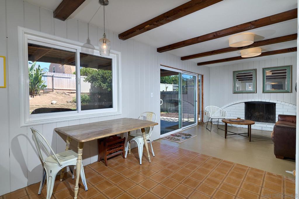 15019 Amso Street Property Photo 8