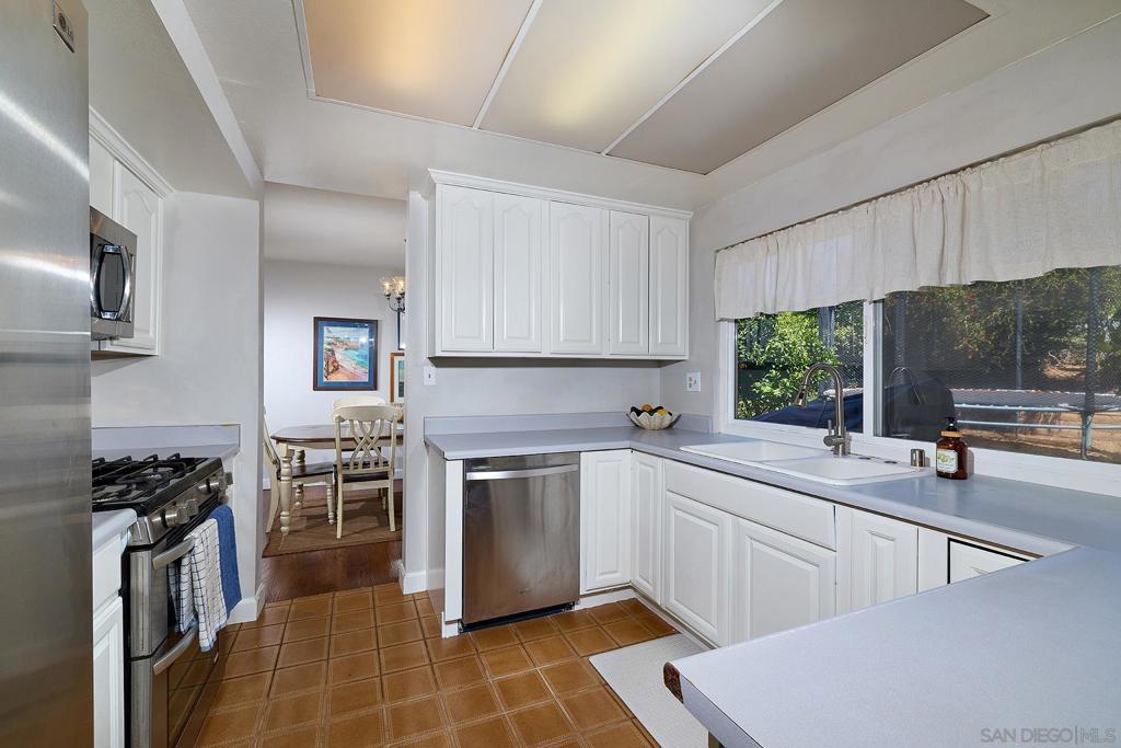 15019 Amso Street Property Photo 10