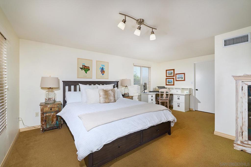 15019 Amso Street Property Photo 13
