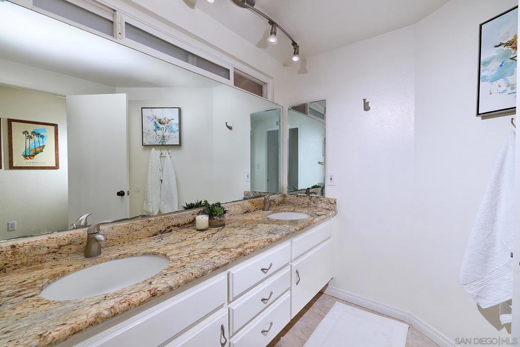 15019 Amso Street Property Photo 15