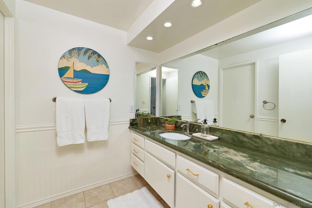 15019 Amso Street Property Photo 22