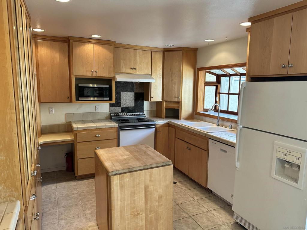 7700 Parkway Drive 44 Property Photo 2