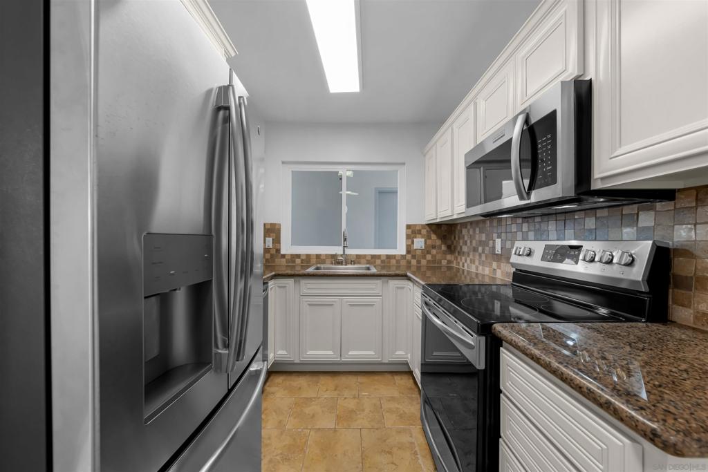 1030 Robinson Ave 202 Property Photo 5