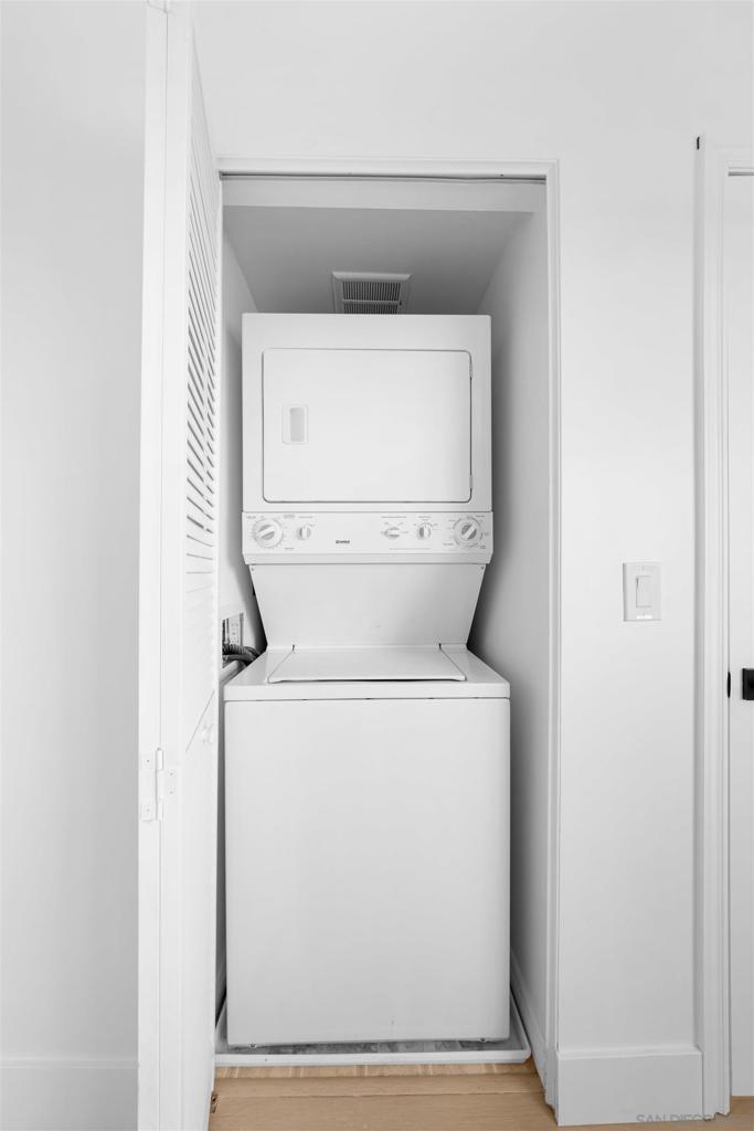 1030 Robinson Ave 202 Property Photo 10