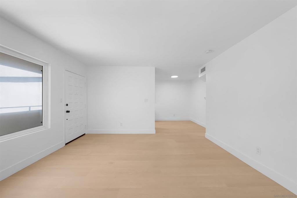 1030 Robinson Ave 202 Property Photo 12