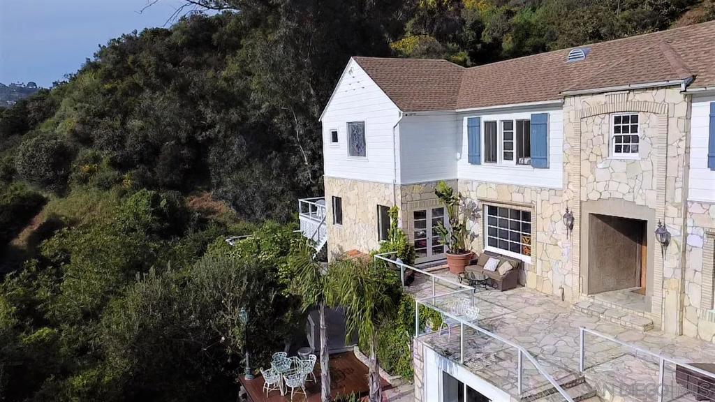 2400 Benedict Canyon Dr Property Photo 2