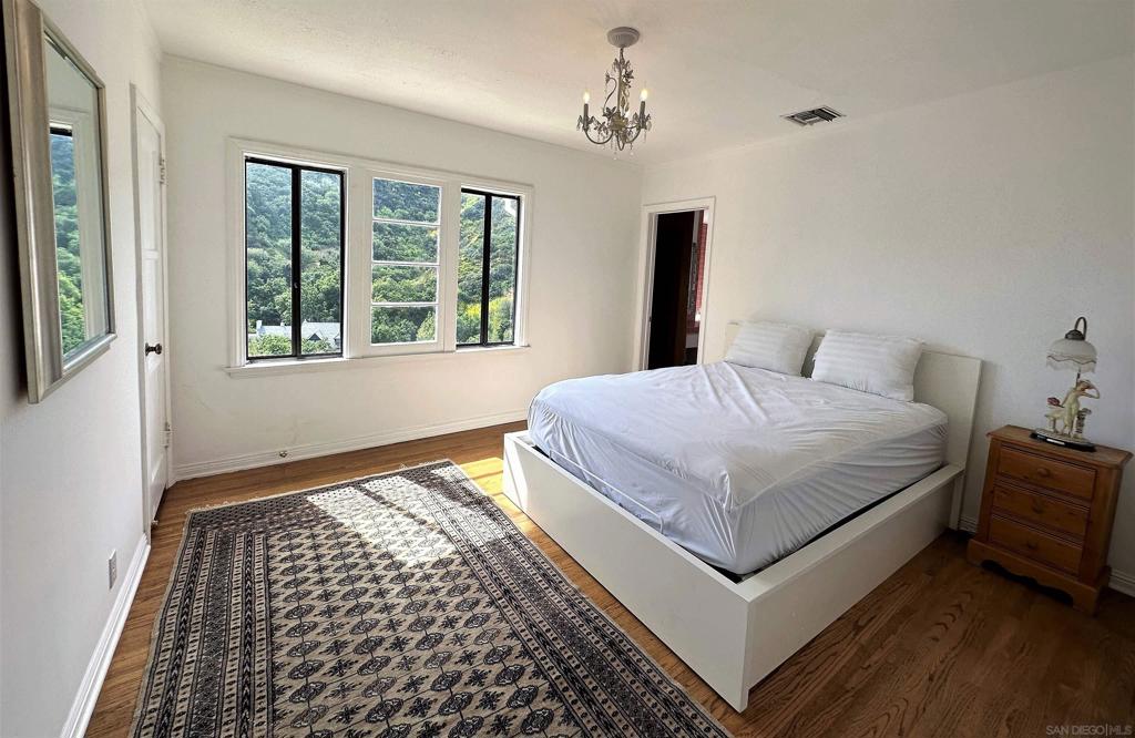 2400 Benedict Canyon Dr Property Photo 14