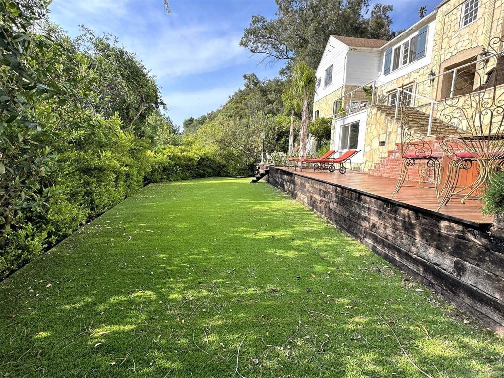 2400 Benedict Canyon Dr Property Photo 17