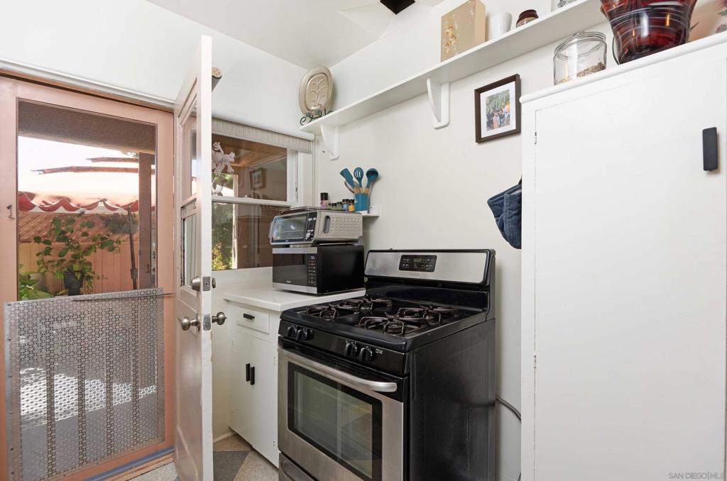 2442 46 F St Property Photo 19