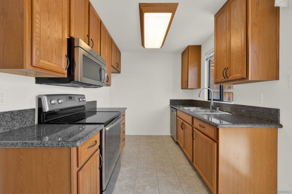 12553 Mapleview St 9 Property Photo 13