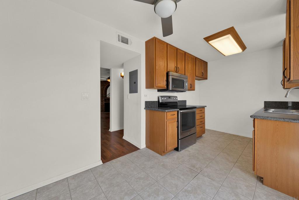 12553 Mapleview St 9 Property Photo 18
