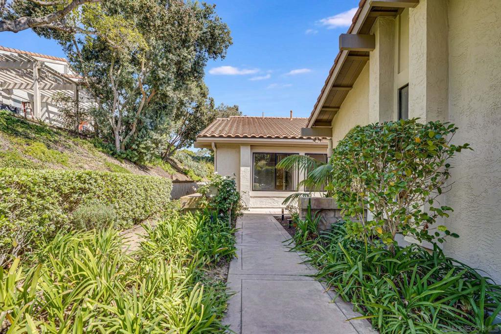6359 Via Cabrera Property Photo 3