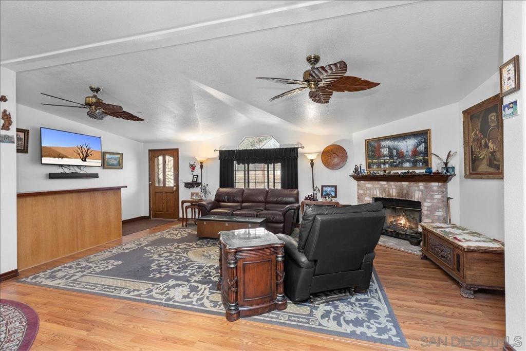 2285 Tierra Heights Rd Property Photo 3