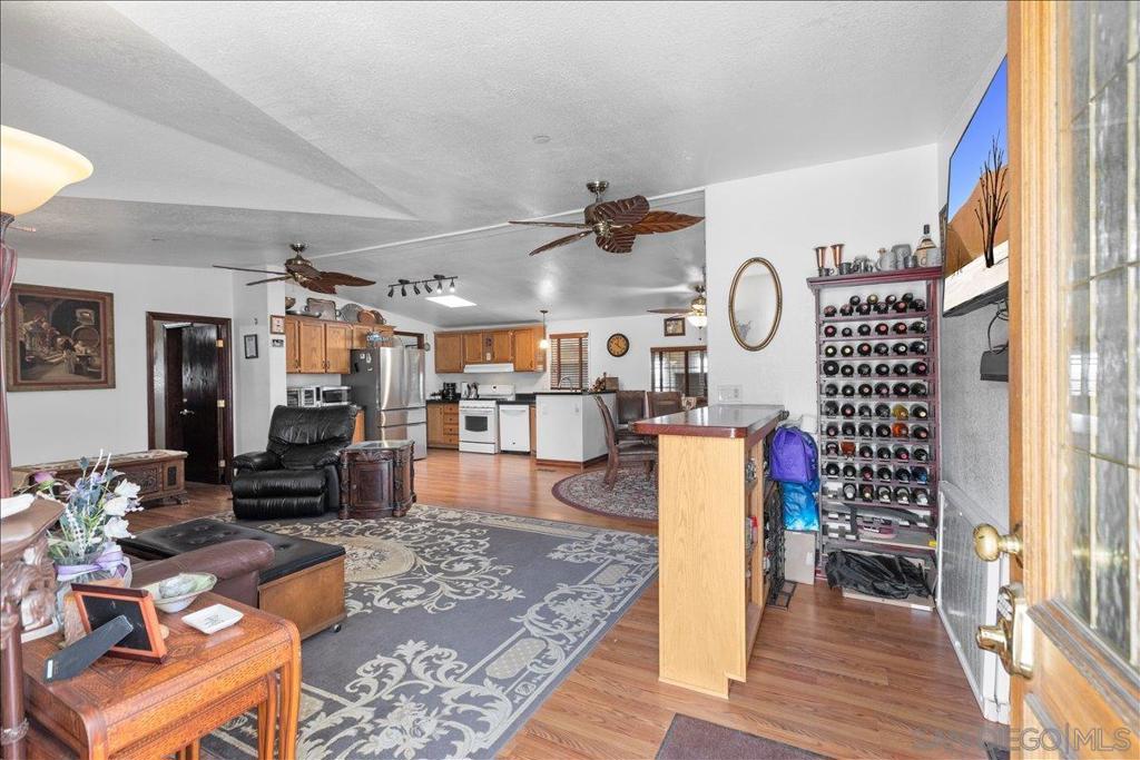 2285 Tierra Heights Rd Property Photo 4