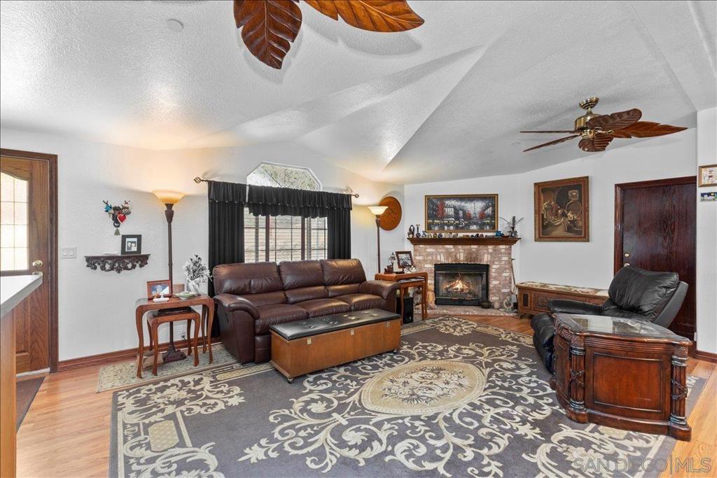 2285 Tierra Heights Rd Property Photo 6