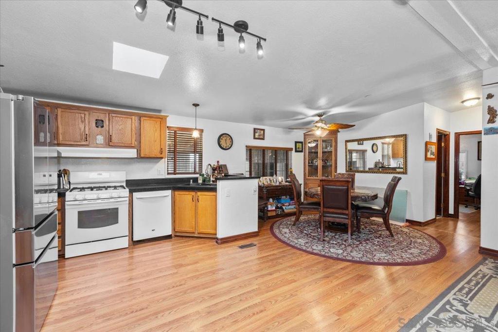 2285 Tierra Heights Rd Property Photo 11