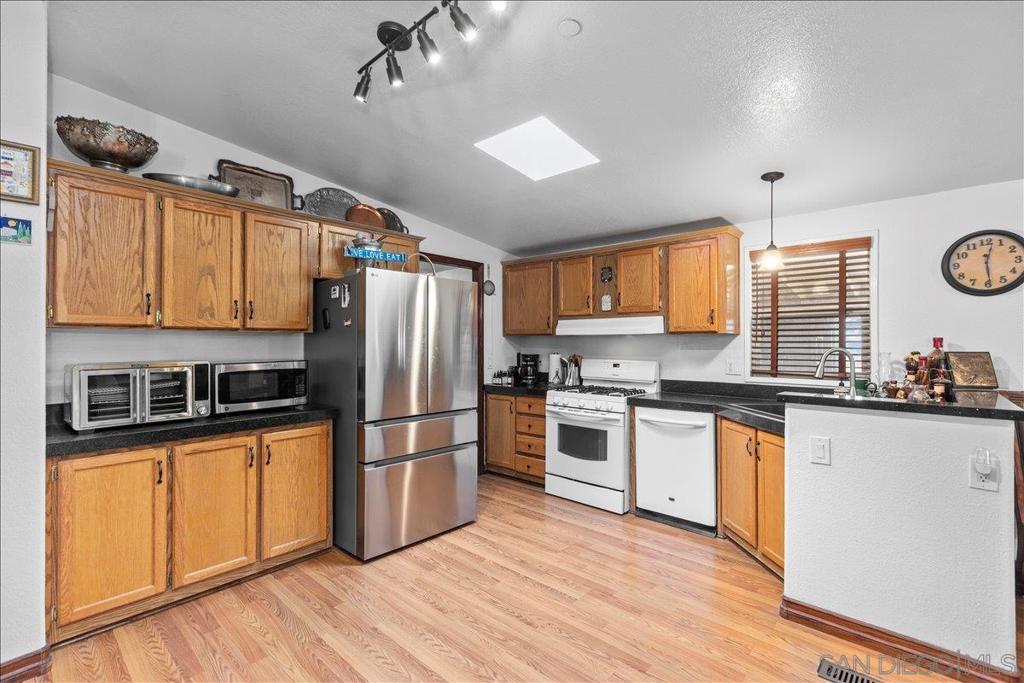 2285 Tierra Heights Rd Property Photo 12