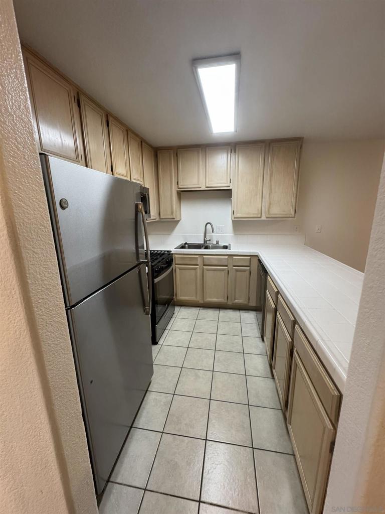 4933 Voltaire St 2 Property Photo 5