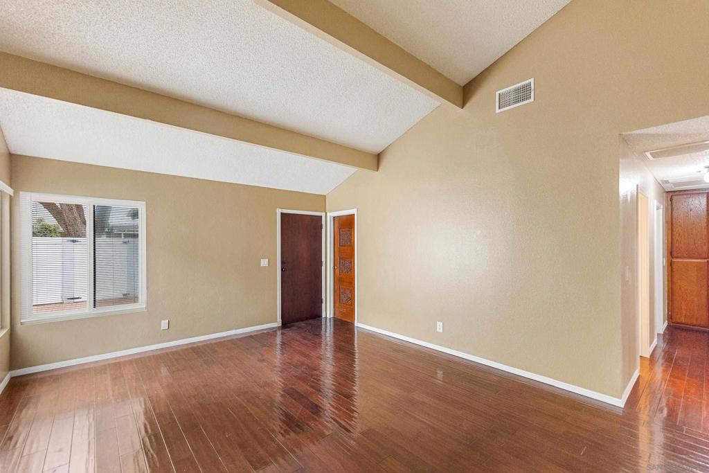 793 William Property Photo 5