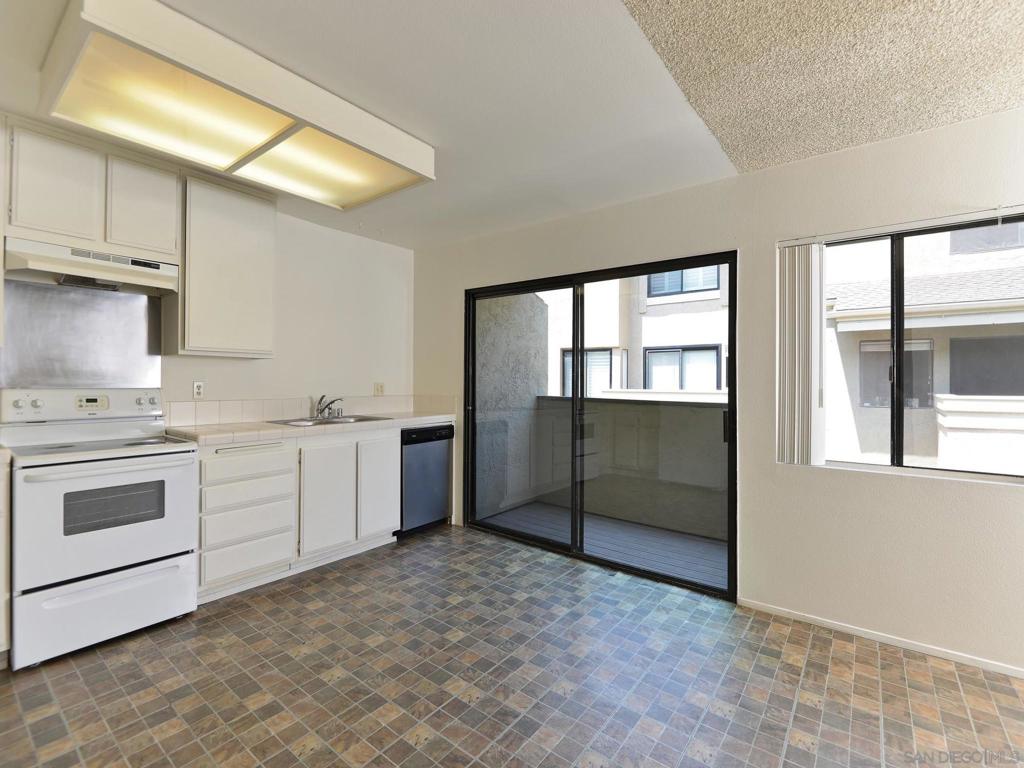 3211 Caminito Eastbluff #9 Property Photo 9
