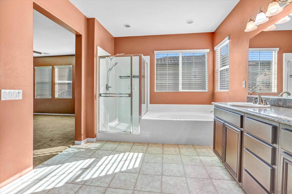 1334 Pyramid Peak St Property Photo 17