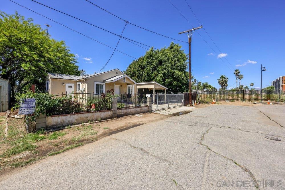 411 Waverly Property Photo 4