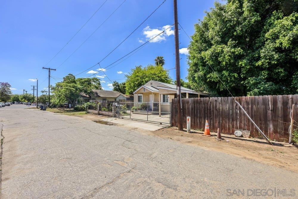 411 Waverly Property Photo 6