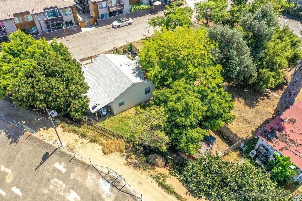 411 Waverly Property Photo 11