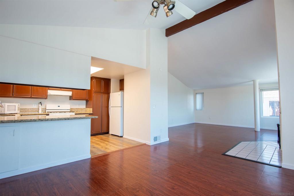 1319 Grand Ave. Property Photo 5