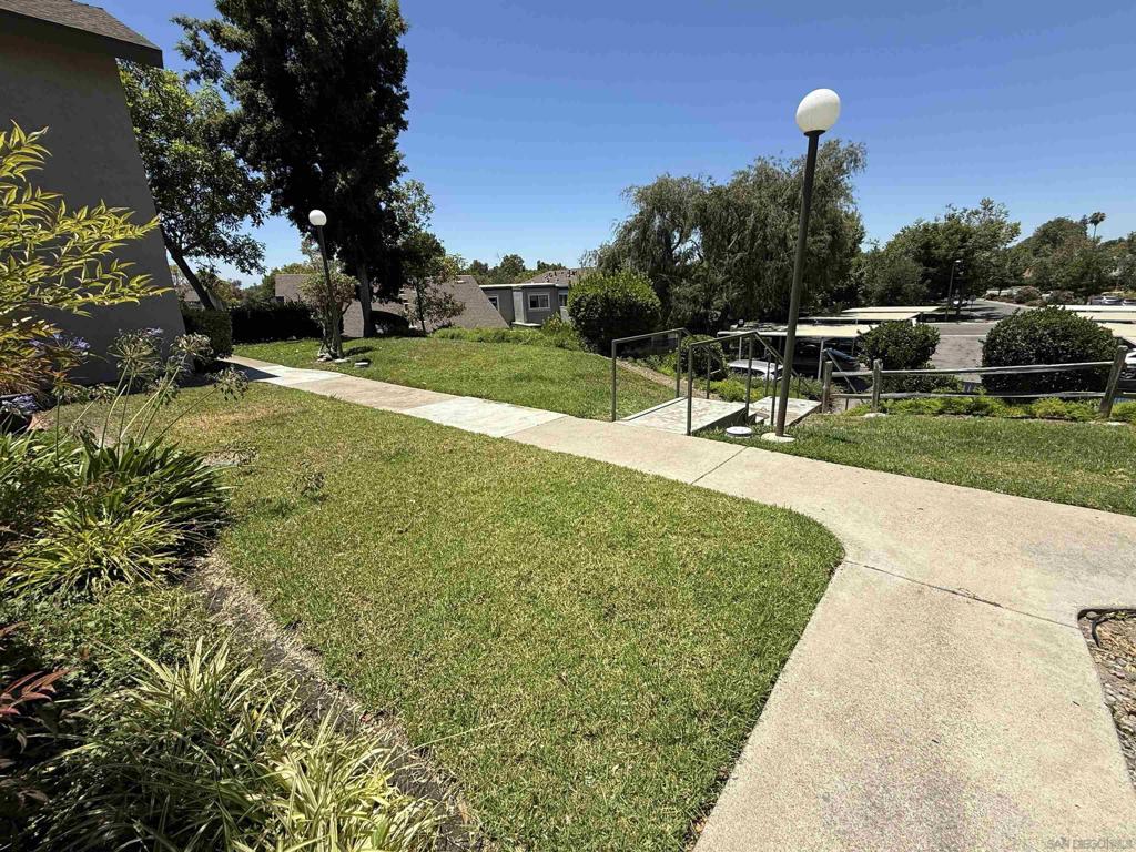 10873 Caravelle Pl Property Photo 2