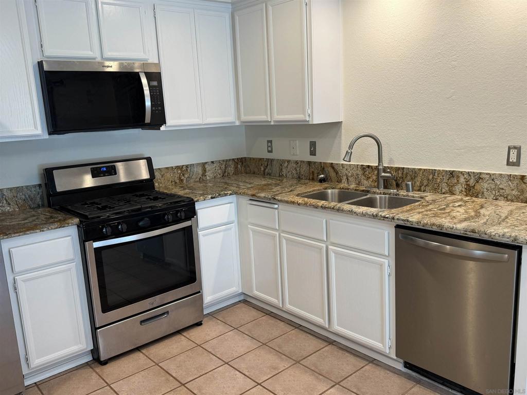 10873 Caravelle Pl Property Photo 12
