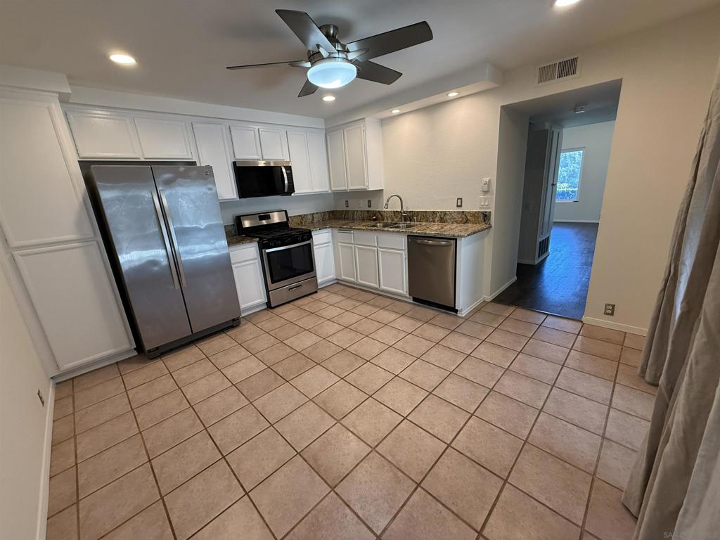 10873 Caravelle Pl Property Photo 13