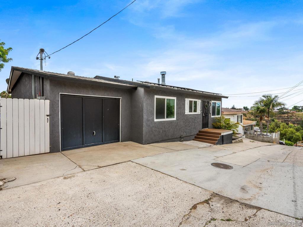 2462 44th Property Photo 6