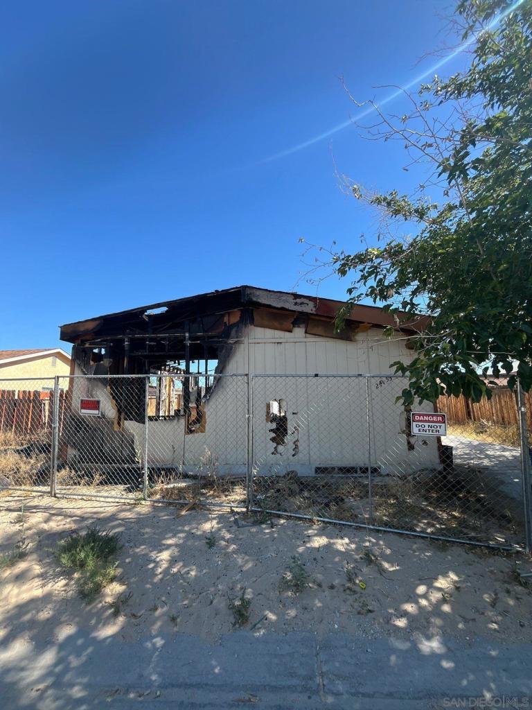 24953 Camino Del Sol Property Photo 1
