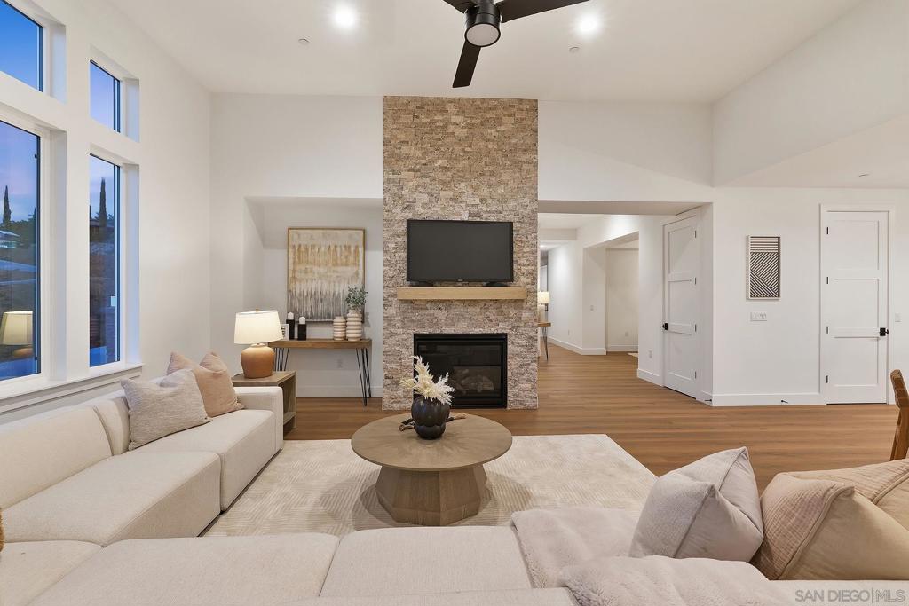 39301 Corte Venture Property Photo 3