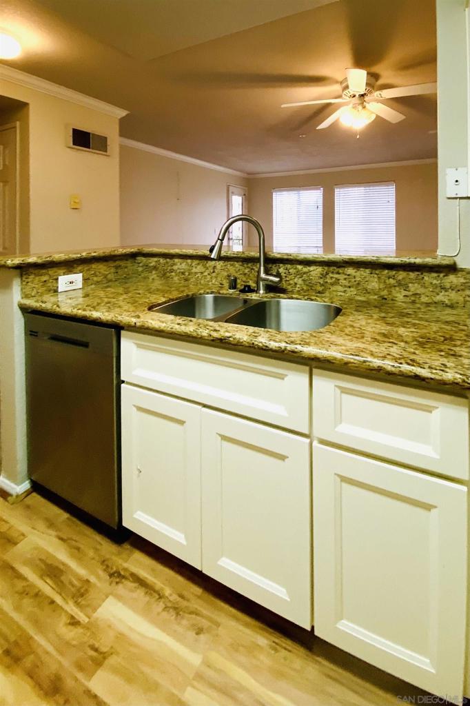 3550 Lebon Dr 6227 Property Photo 4