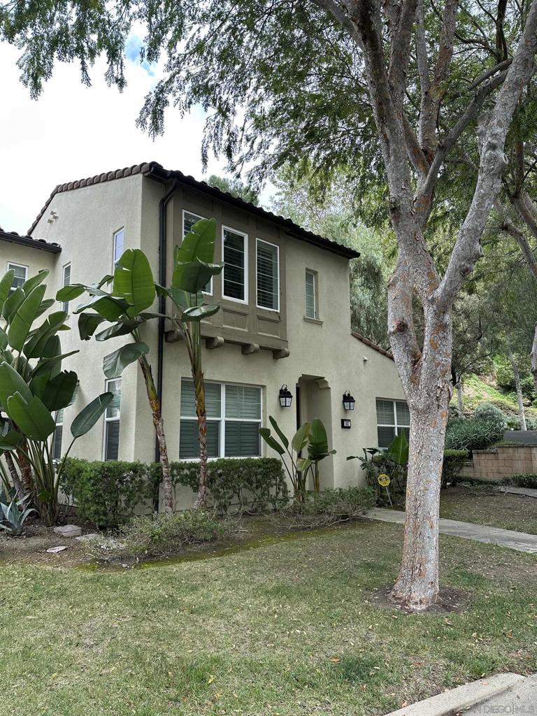 882 Sunset Place Property Photo 2